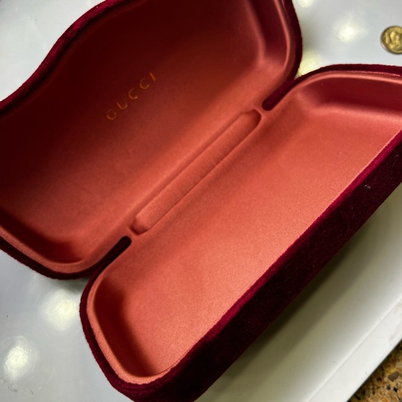 Gucci Burgundy Sunglasses Case and Gucci Slip Cover, Any Gender - Picture 6 of 10